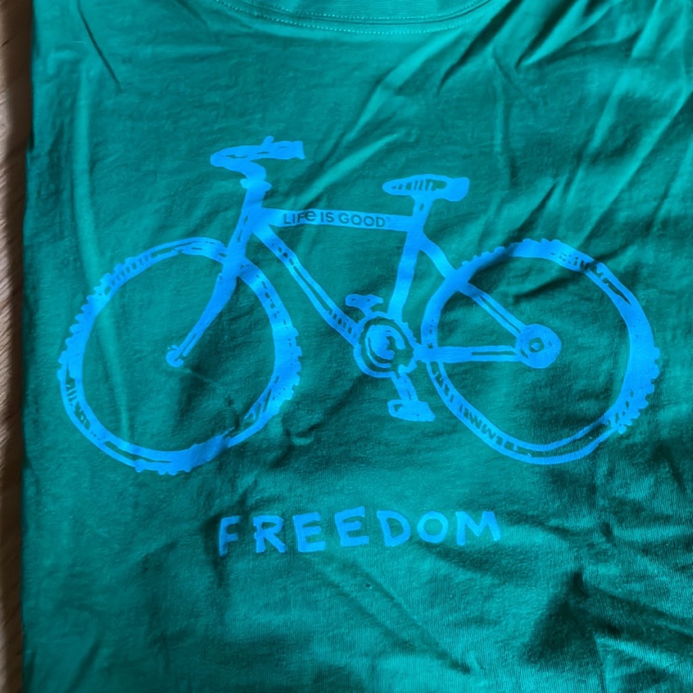 UGC Life is Good T-shirt - Picture 2 of 4